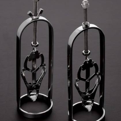 Triune Tit Tuggers with Clover Clamp: Edelstahl-Nippelklemmen Triune Tit Tuggers with Clover Clamp: Edelstahl-Nippelklemmen