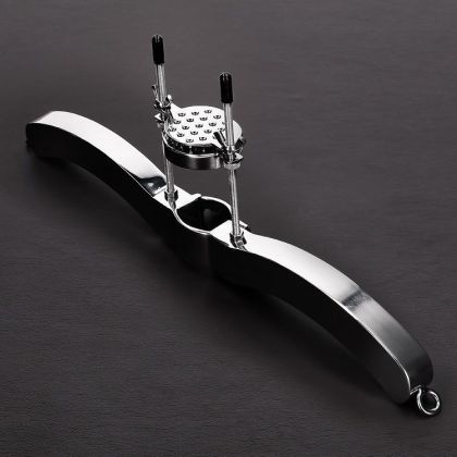 Triune The Ultimate Humbler: Edelstahl-Hoden-Schraubzwinge Triune The Ultimate Humbler: Edelstahl-Hoden-Schraubzwinge