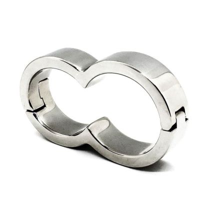 Black Label Super 8 Cockring: Edelstahl-Penis-/Hodenring Black Label Super 8 Cockring: Edelstahl-Penis-/Hodenring