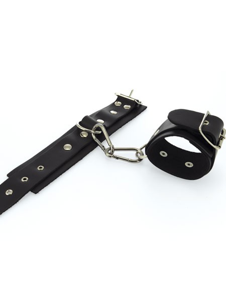 Leder-Handfesseln mit D-Ring + Karabinerhaken, schwarz