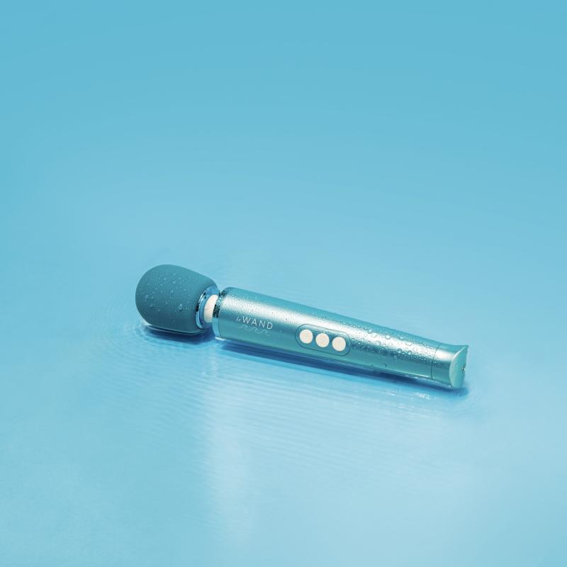 Le Wand - Dive Submersible Rechargable Vibrating Massager