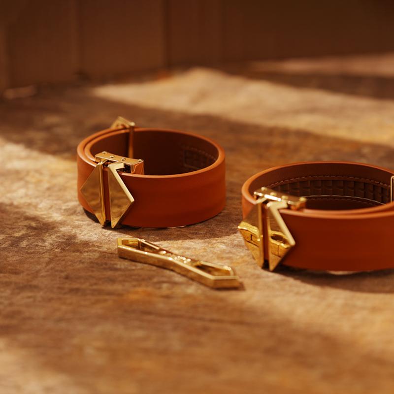 LOCKINK - Fuß- und Handfesseln Set - braun