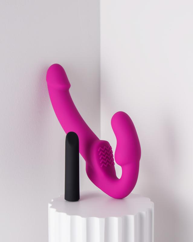 Temptasia »Estella« halterloser Strap-On mit Vibration