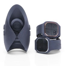 Masturbator „Pulse Duo Lux“ mit 2 Fernbedienungen am Armband Masturbator „Pulse Duo Lux“ mit 2 Fernbedienungen am Armband