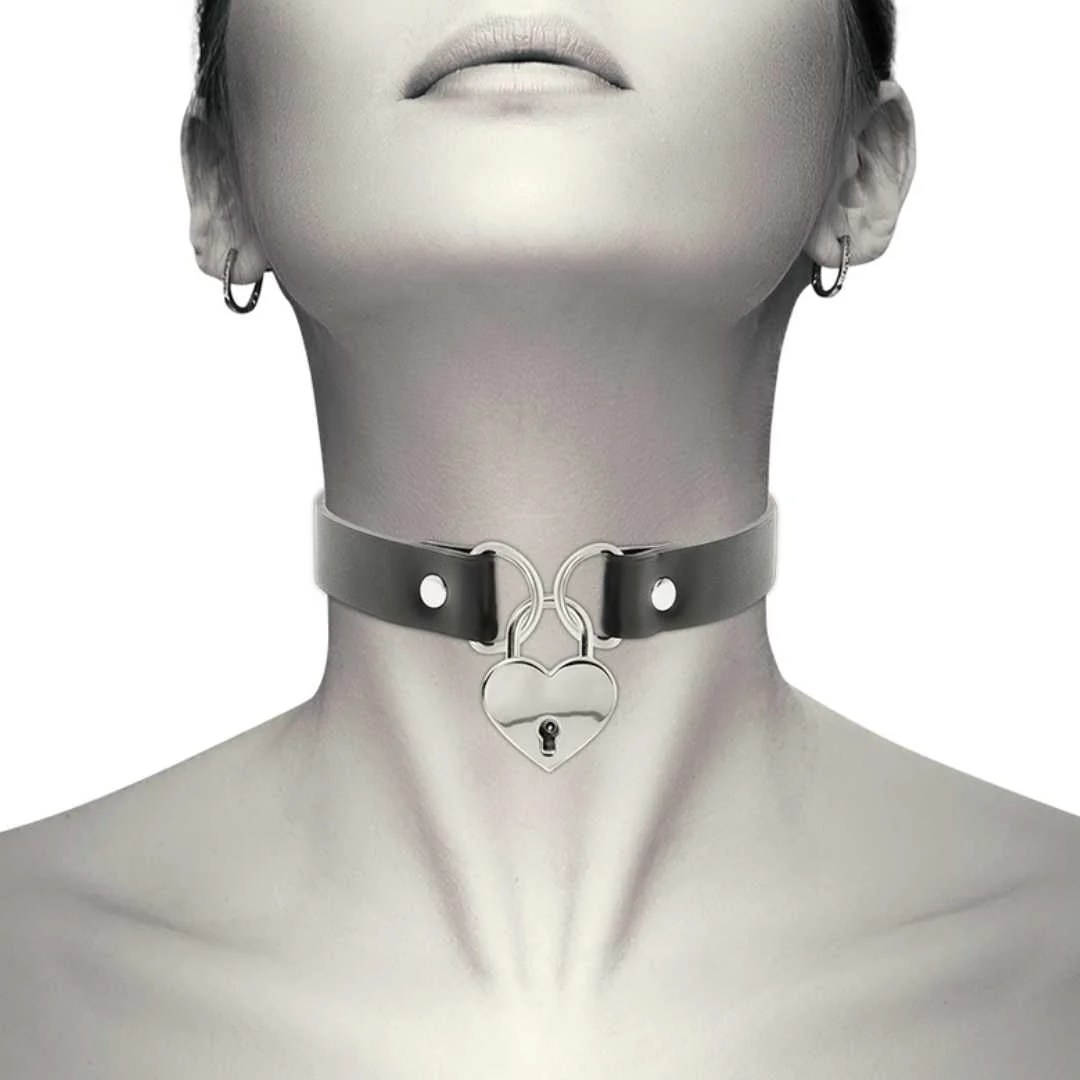 Choker mit herzförmigem Schloss