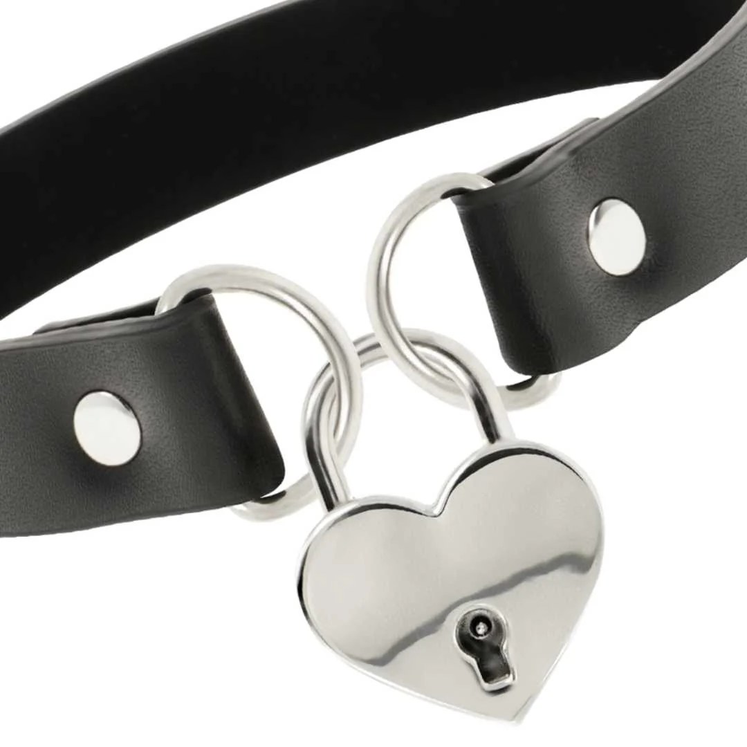 Choker mit herzförmigem Schloss