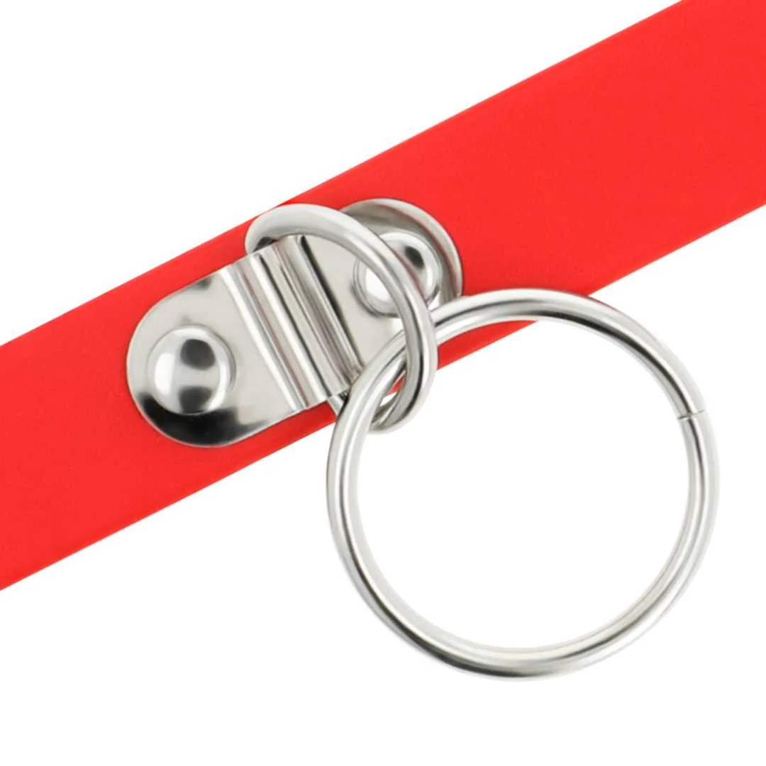 Roter Choker mit Ring