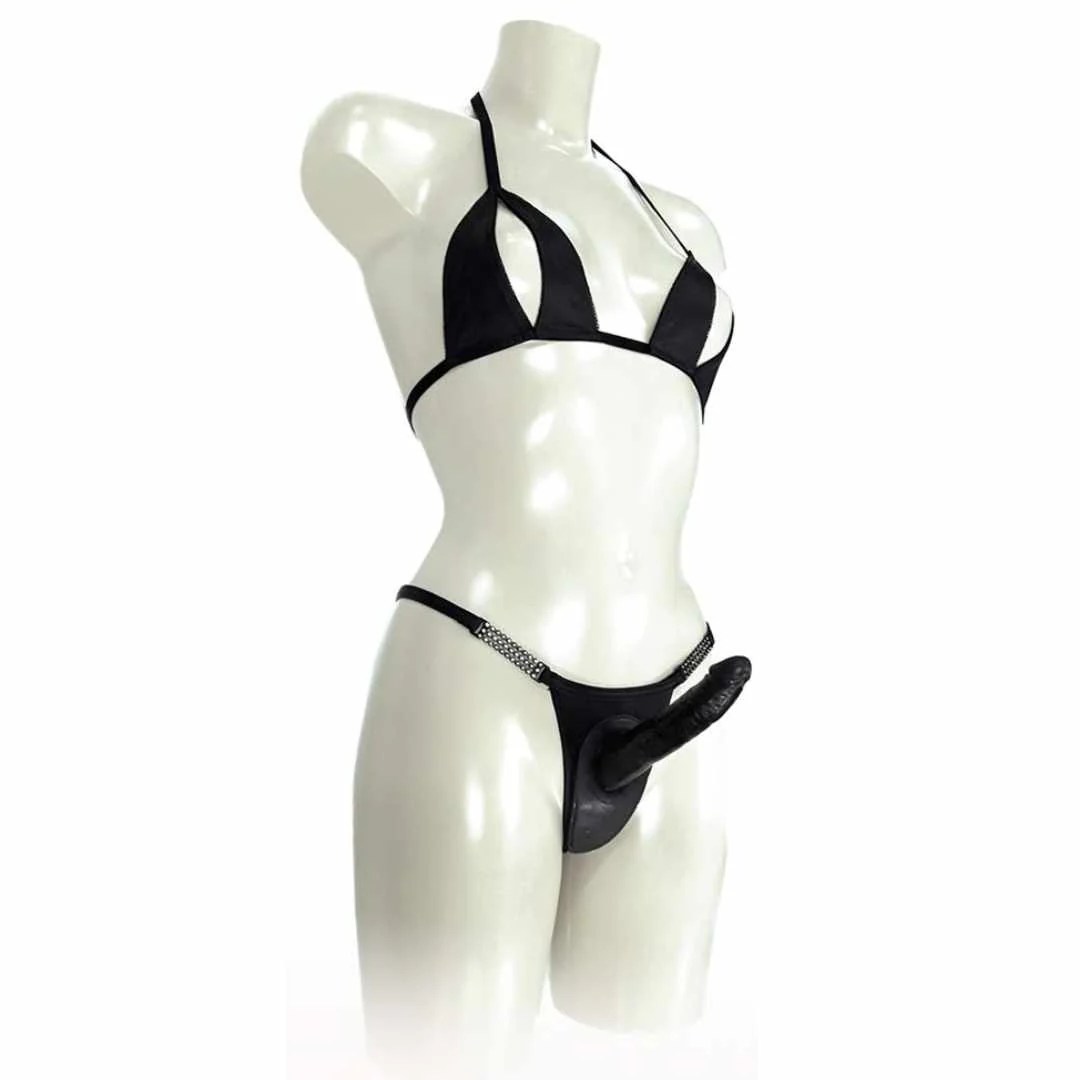 Strapon im Wetlook plus BH