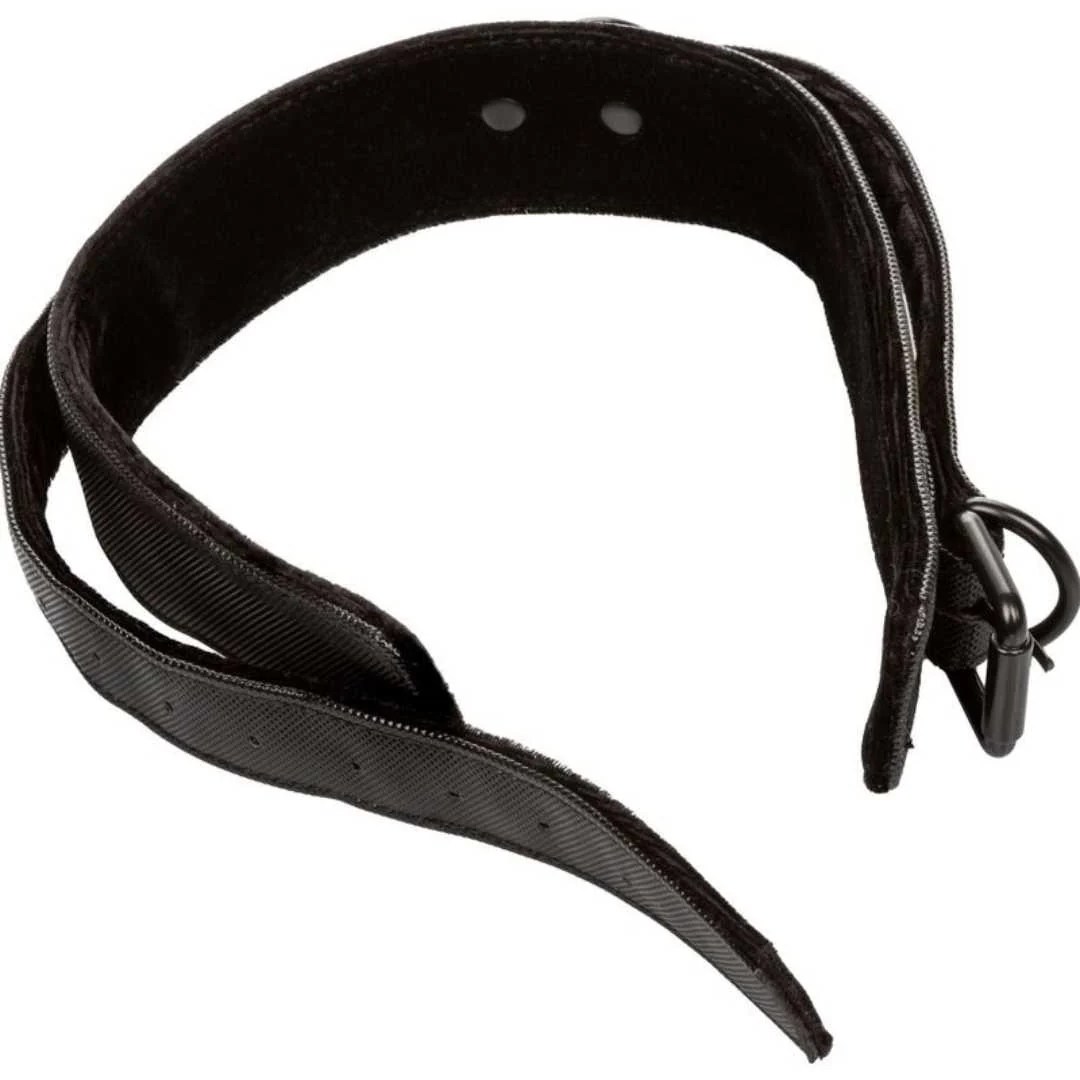 Robustes Halsband mit Metall-Leine