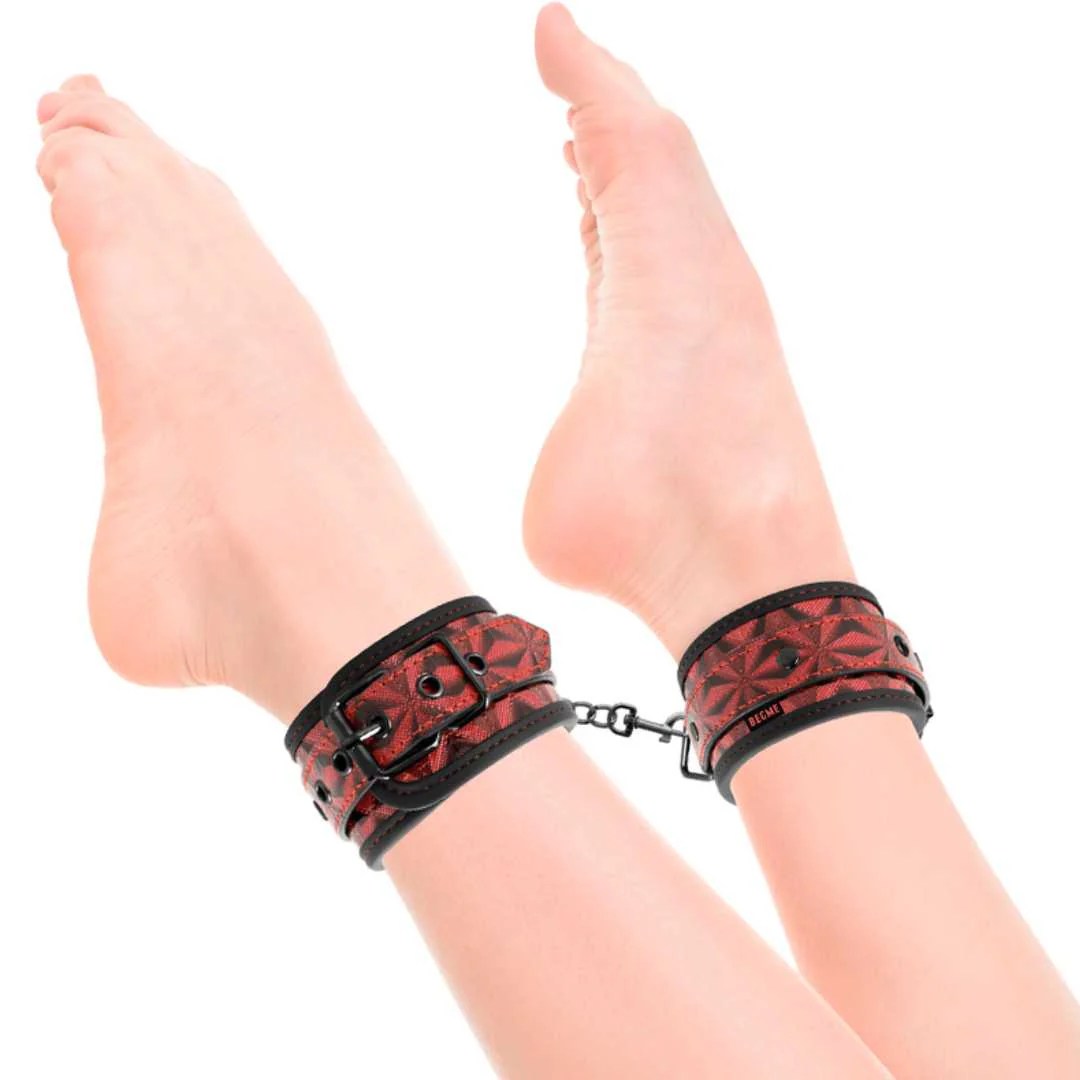 Fußfesseln mit Metall-Kette in rot-schwarz Optik