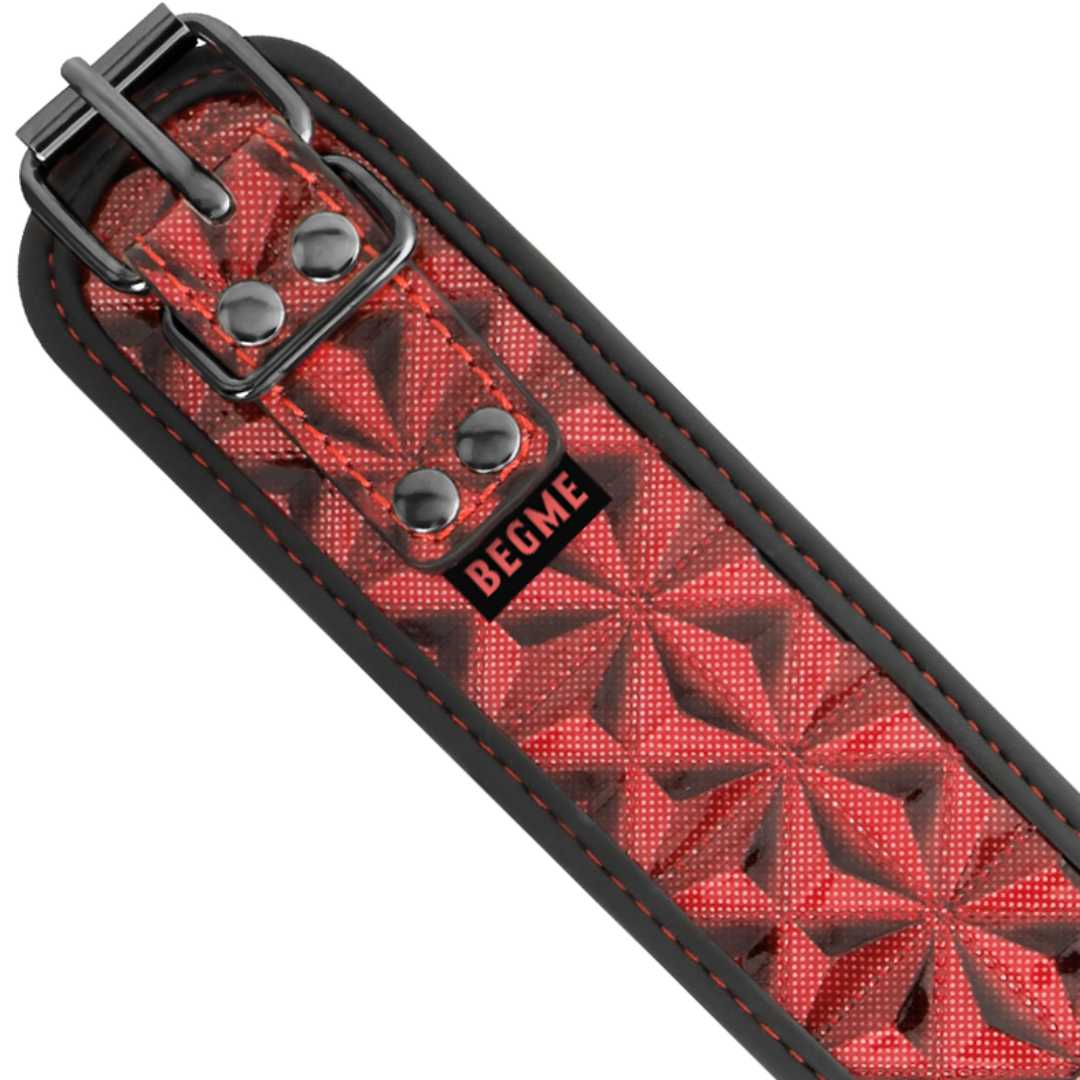 Halsfessel mit Nippelklemmen in rot-schwarz Optik