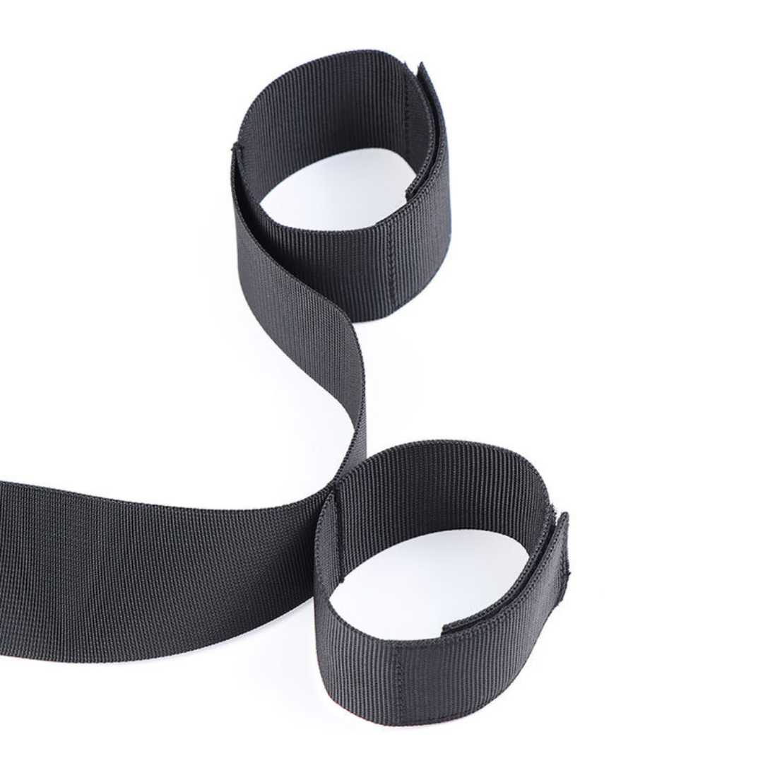Halsband mit Handgelenkhalterung
