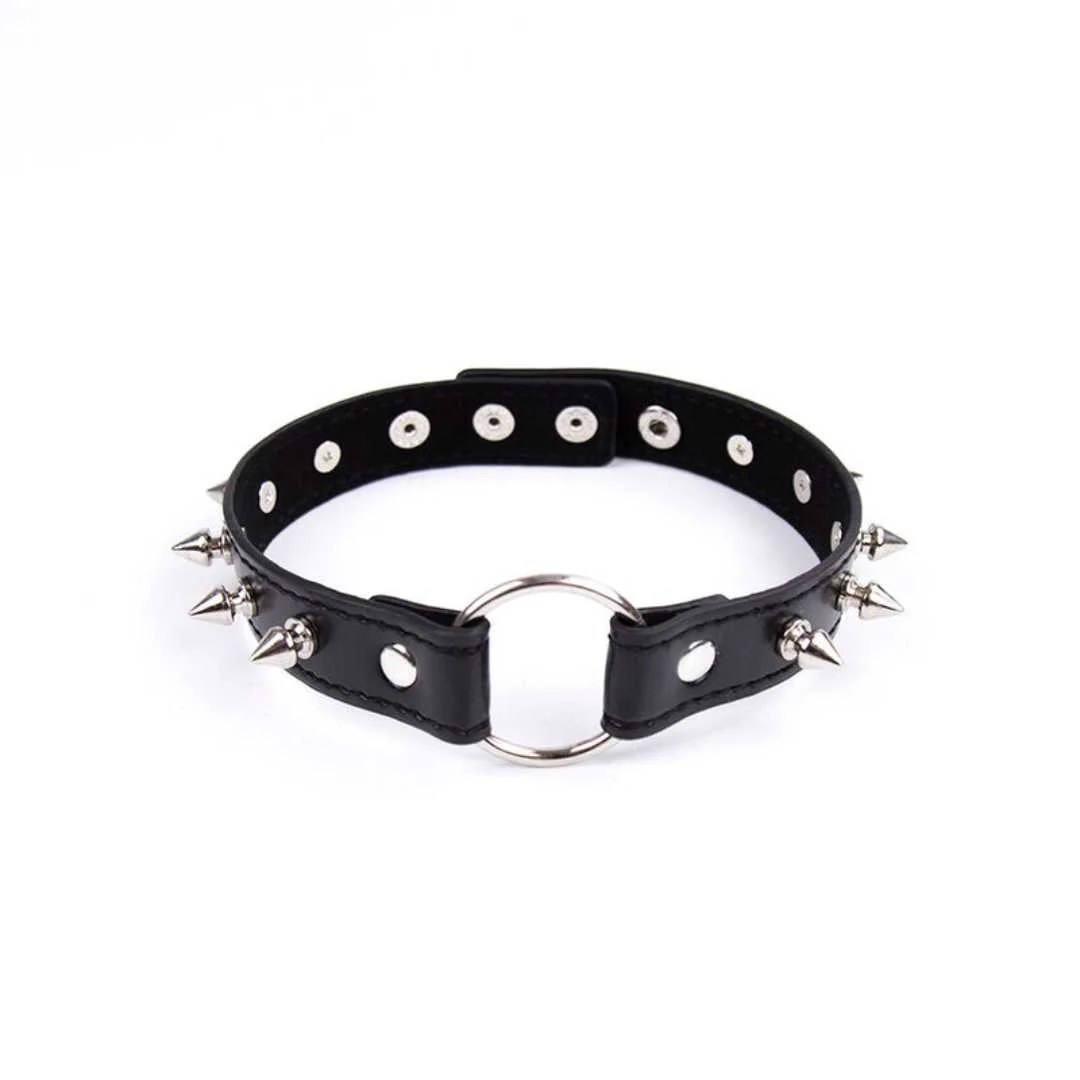 Halsband mit Metall Spikes