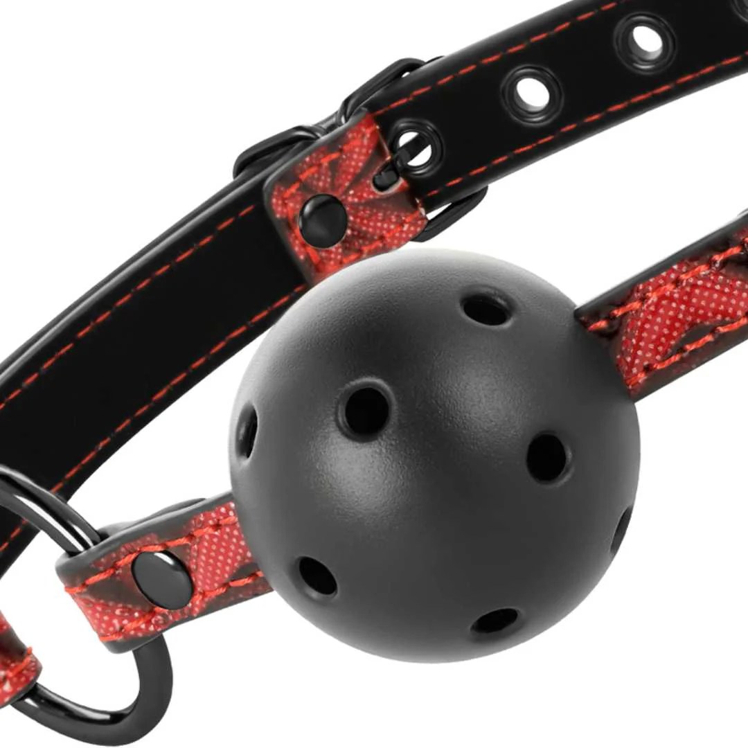 Atmungsaktiver Mundknebel in rot-schwarz Optik