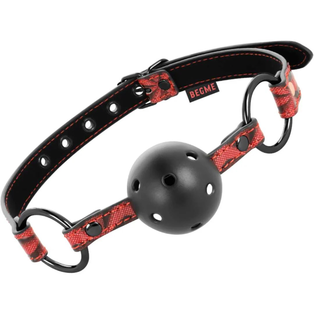 Atmungsaktiver Mundknebel in rot-schwarz Optik