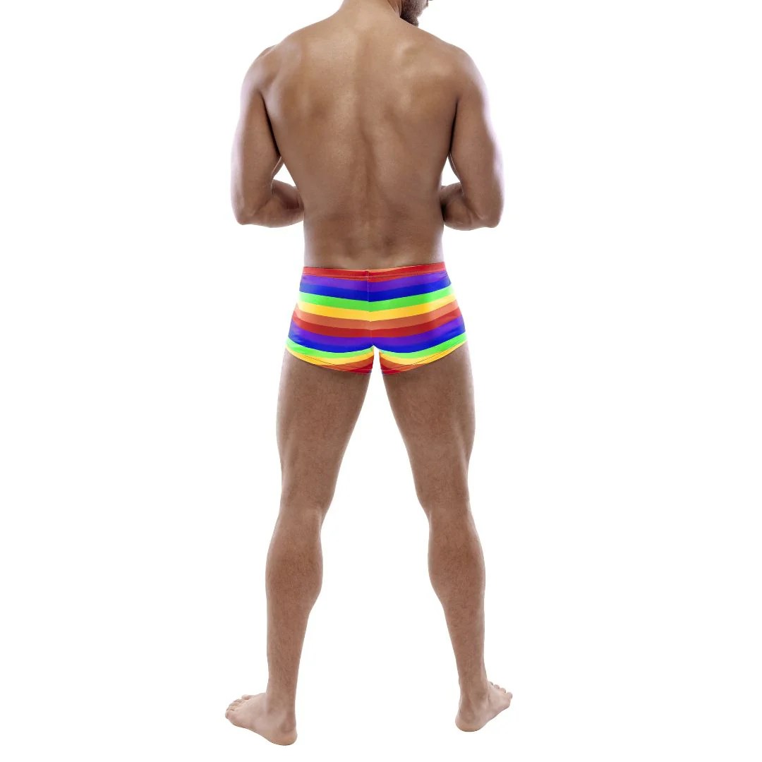 Pants in Regenbogenfarben