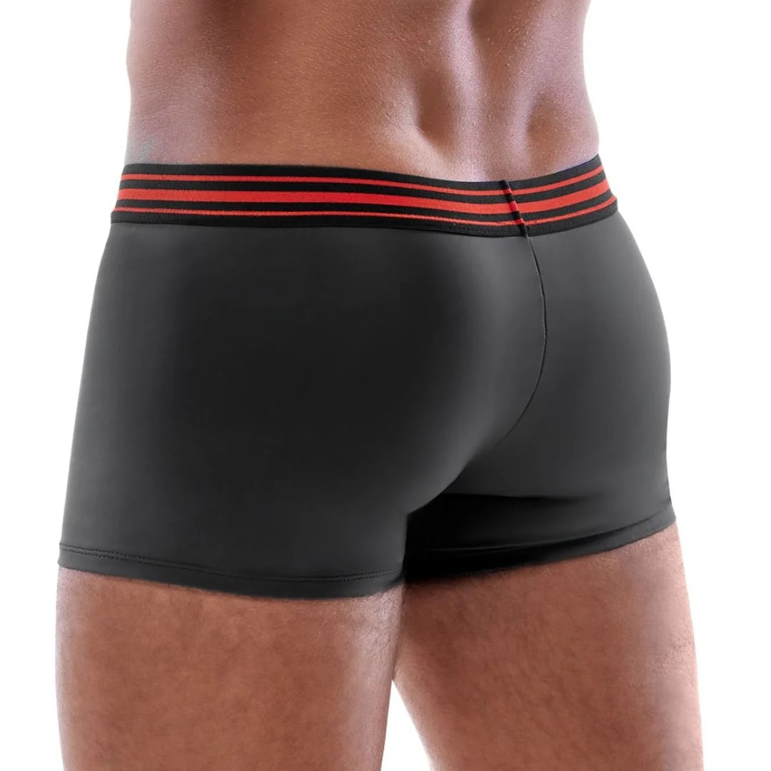 Pants mit rotem Reißverschluss