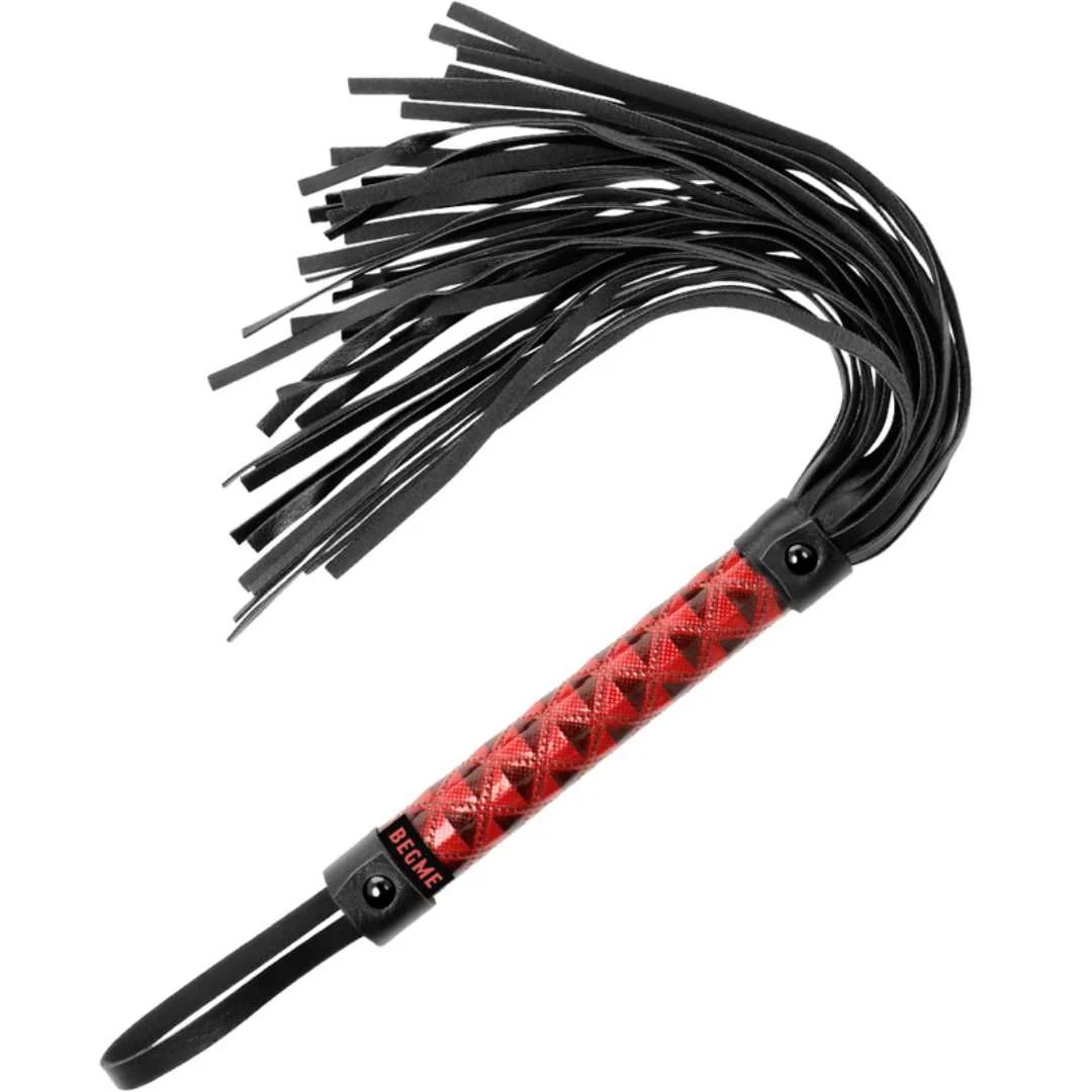 Flogger in rot-schwarz Optik