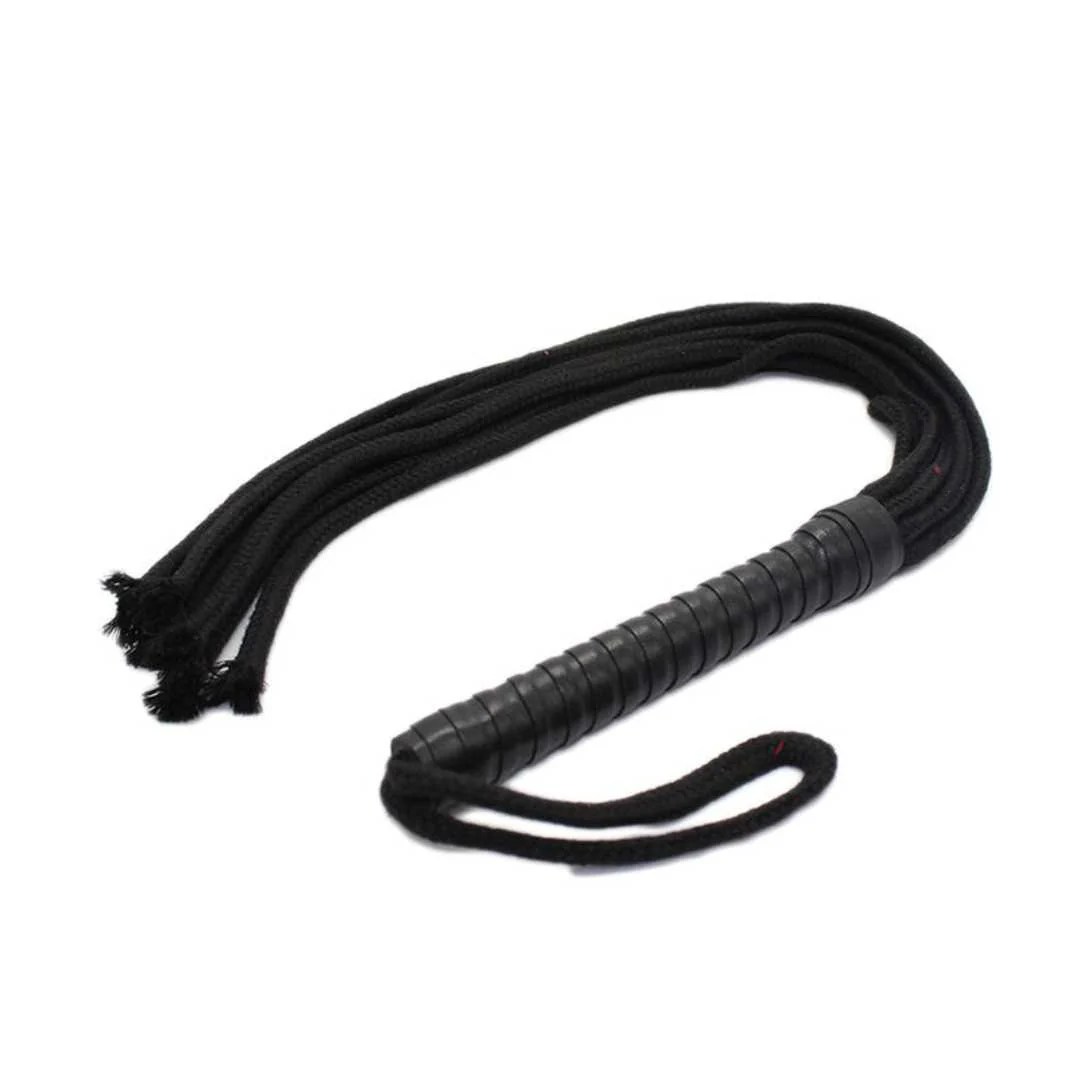 Flogger mit Seilen