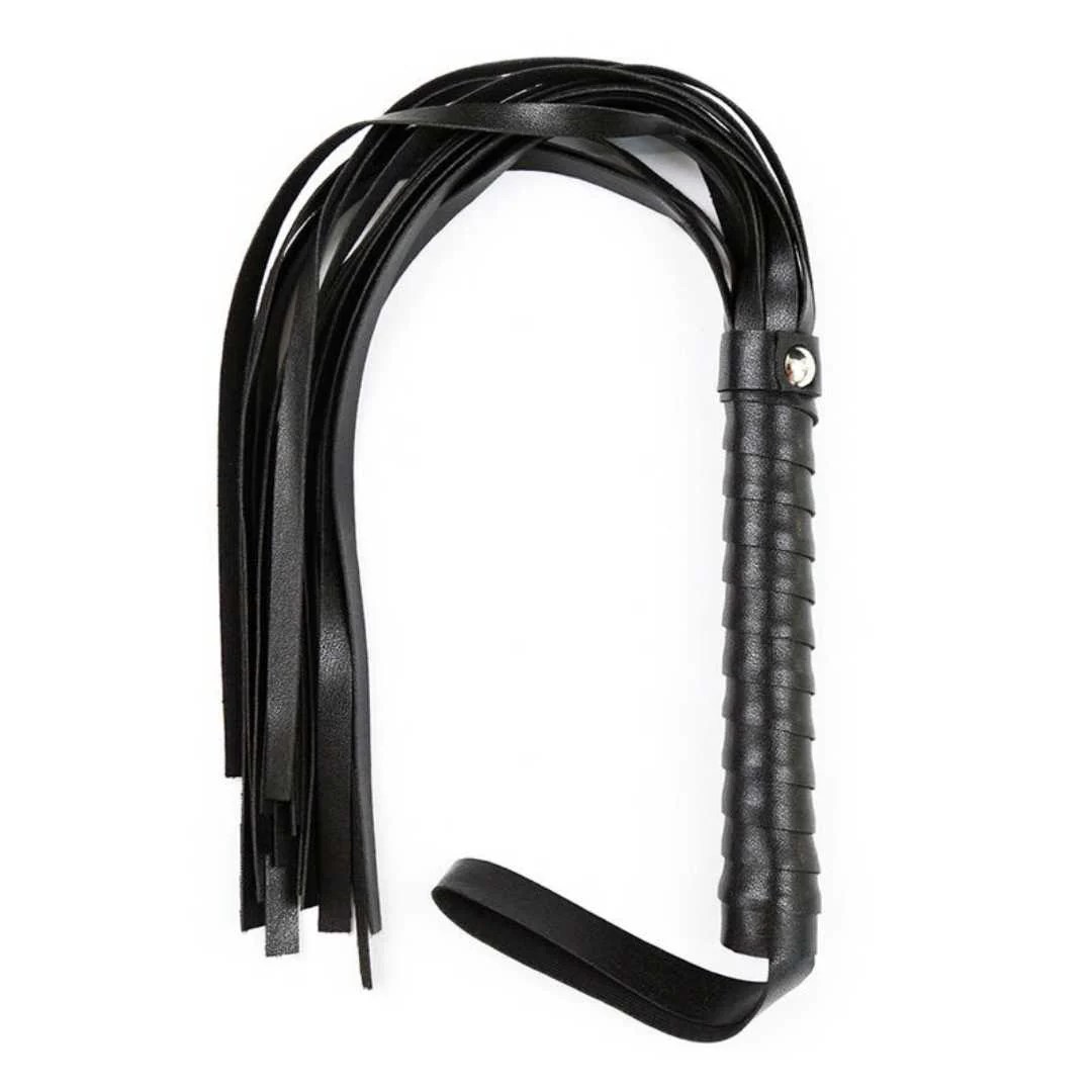 Flogger mit silberfarbenen Nieten
