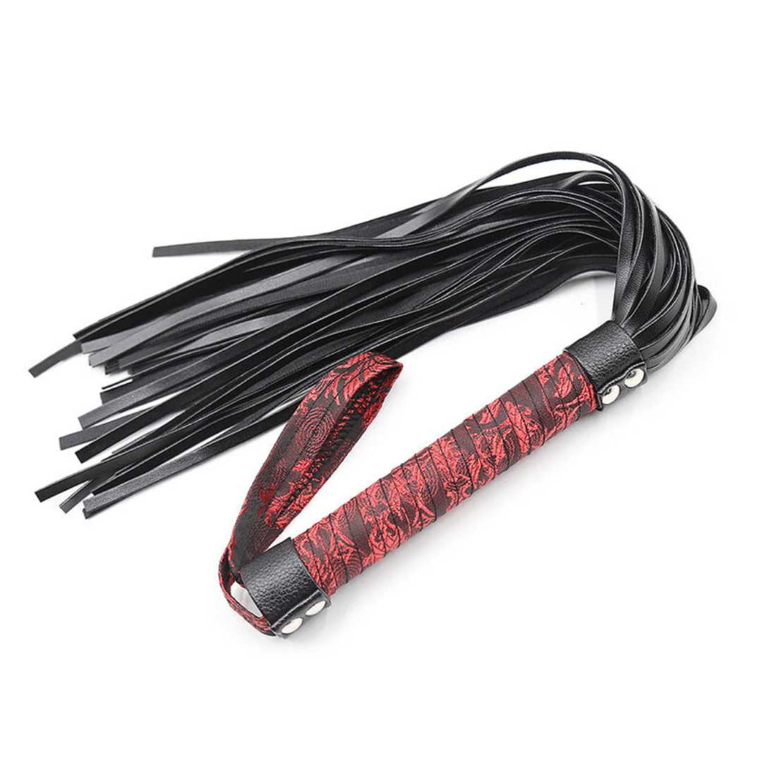 Flogger in rot-schwarzer Optik