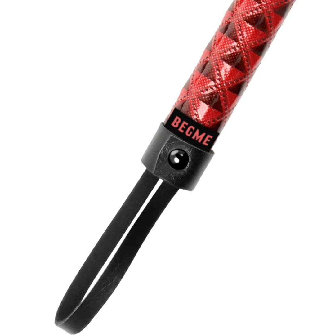 Flogger in rot-schwarz Optik