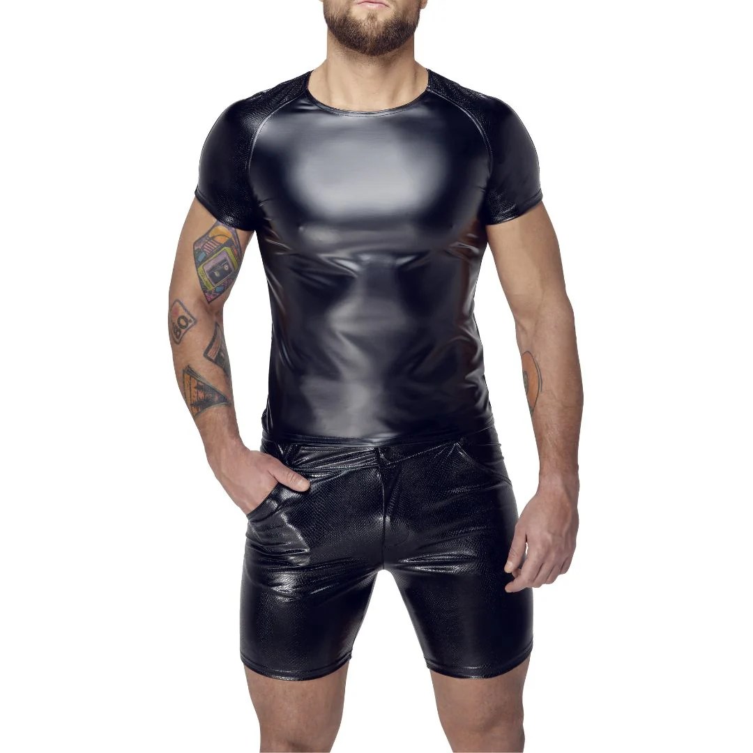 Enges Shirt im Powerwetlook