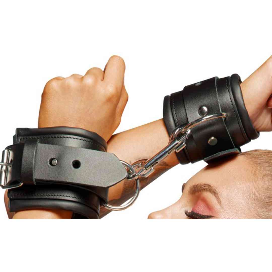 Handfessel aus Leder