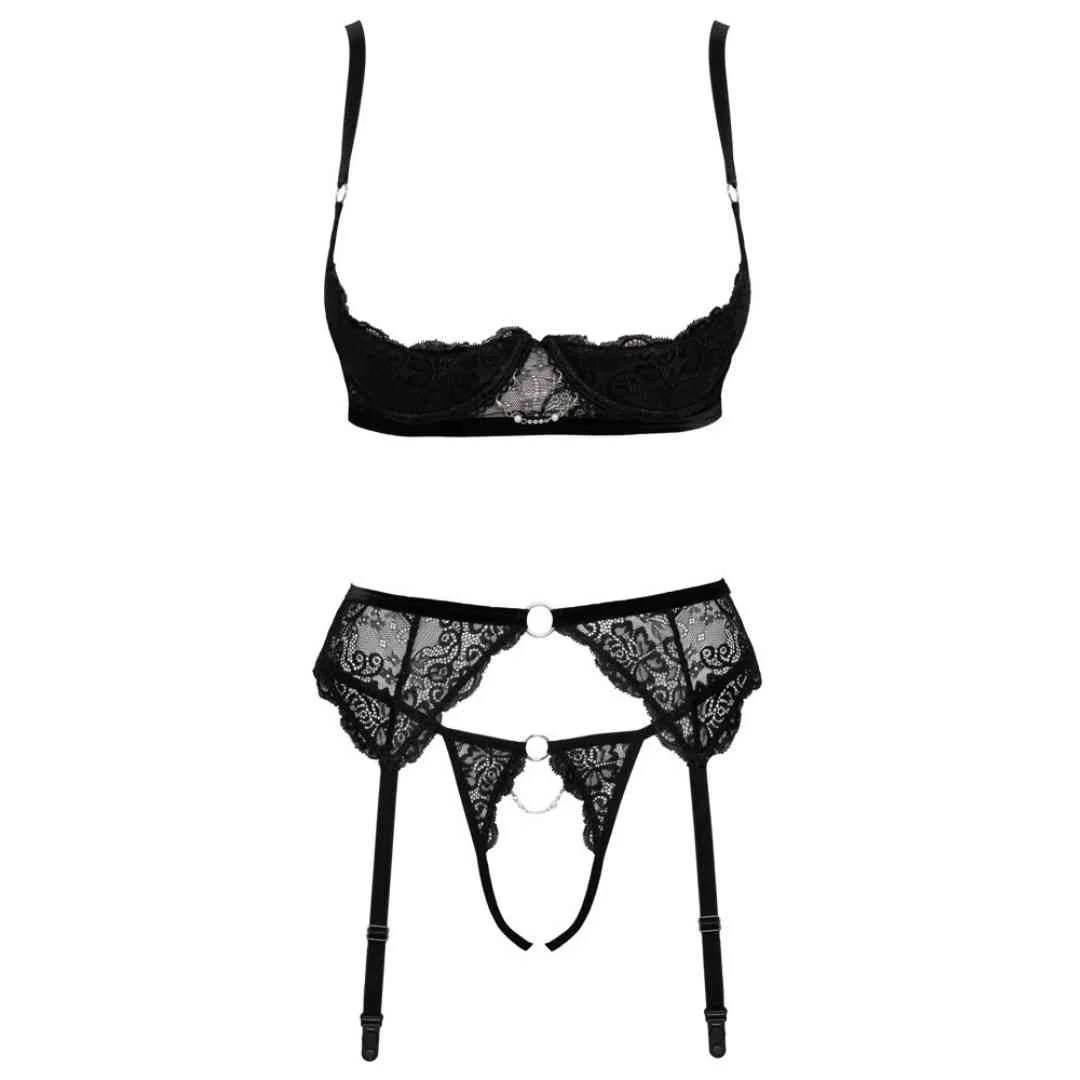 Hebe, Strapsgurt und String ouvert