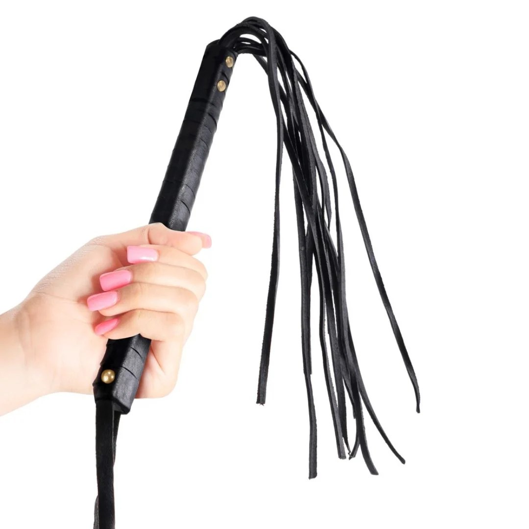 9-schwänzige Striemenpeitsche “Cat-O-Nine-Tails” aus Leder