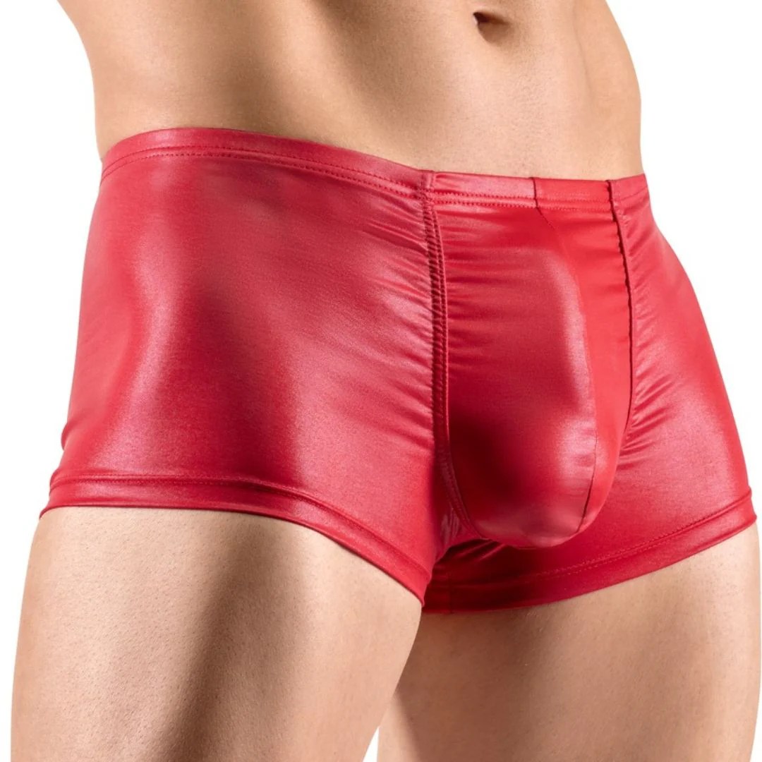 Pants im knallroten Wetlook
