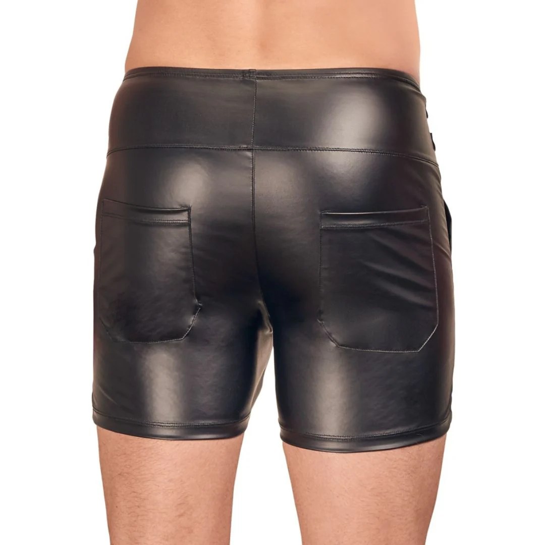 Shorts im trendigen Mattlook