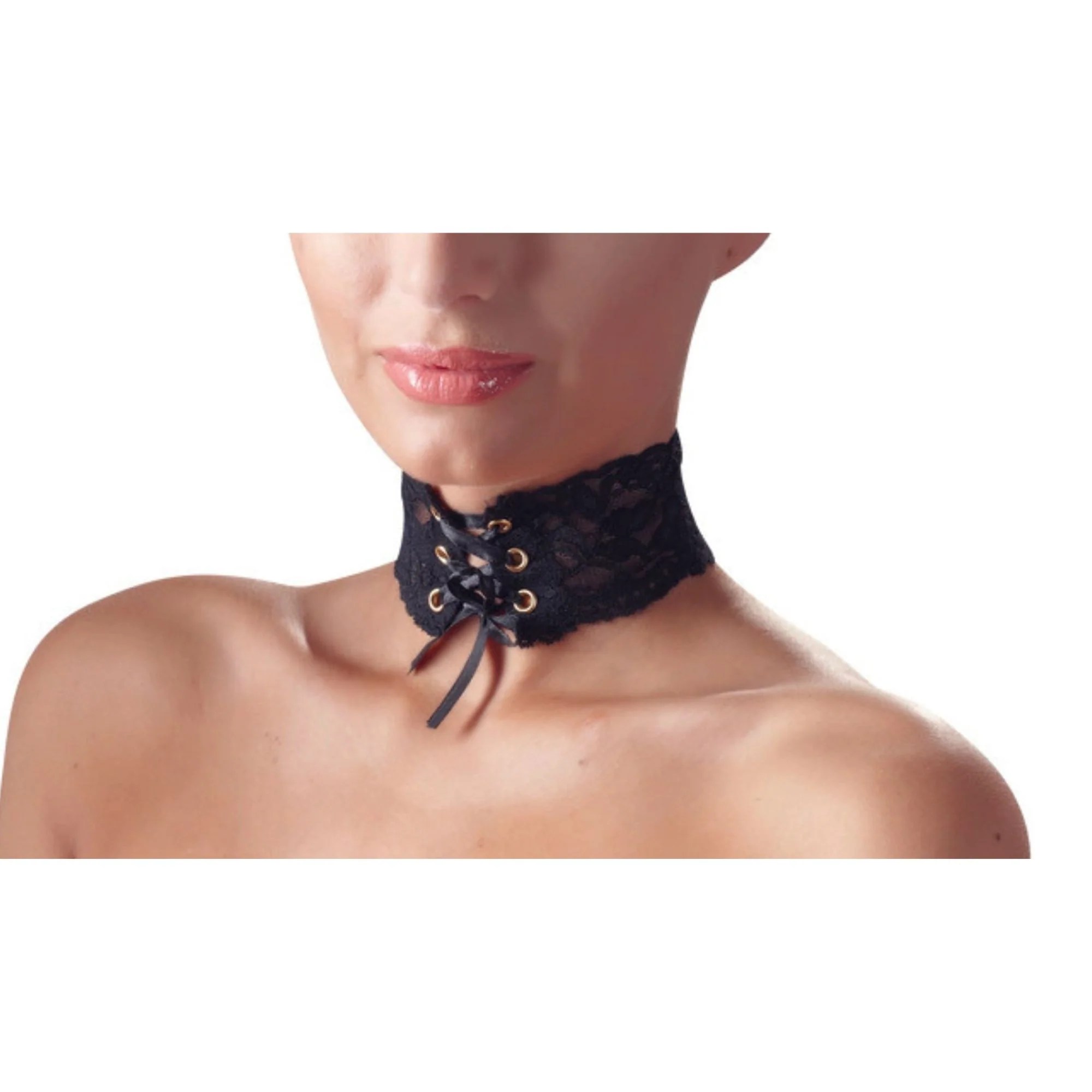Choker mit schwarzer Blumenspitze
