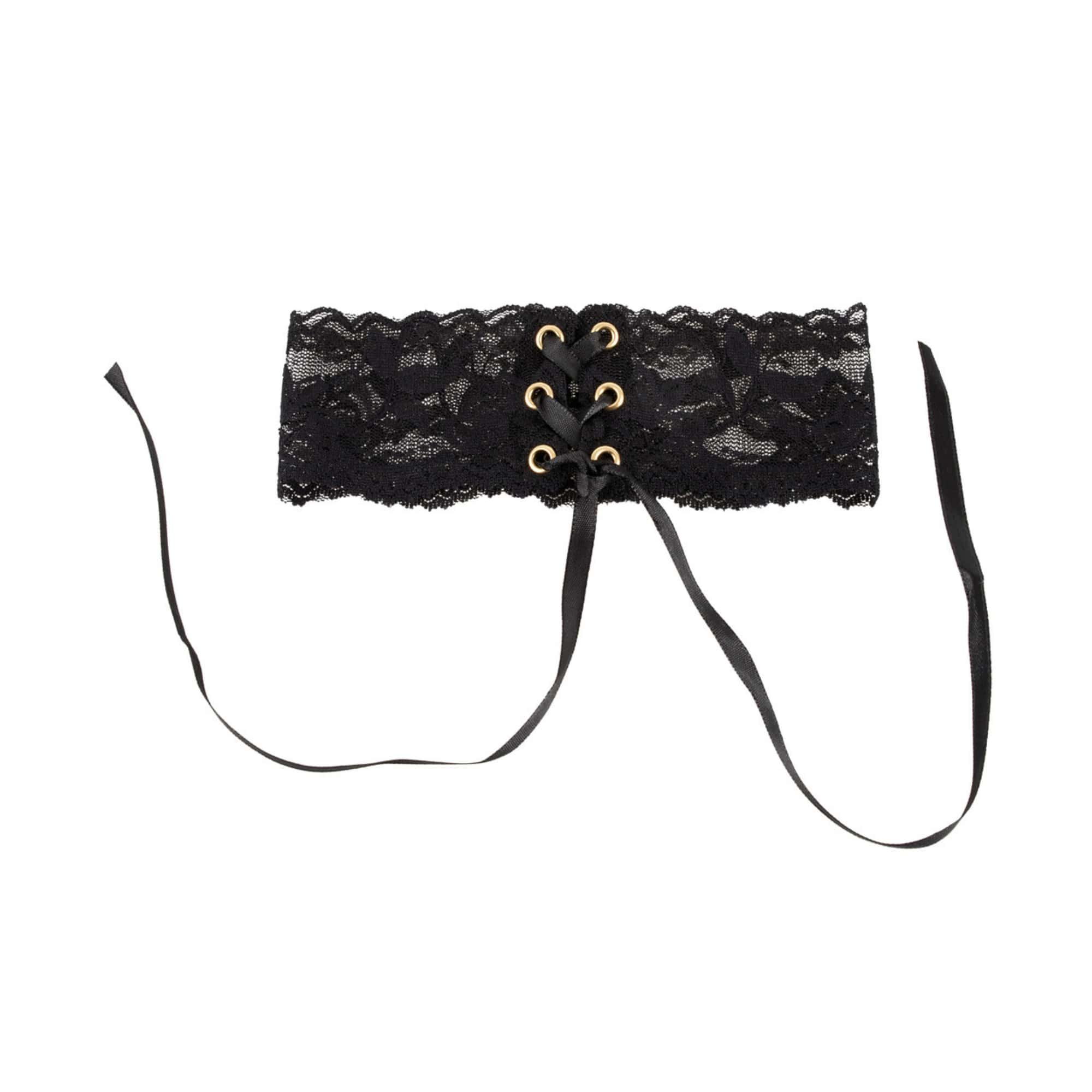 Choker mit schwarzer Blumenspitze