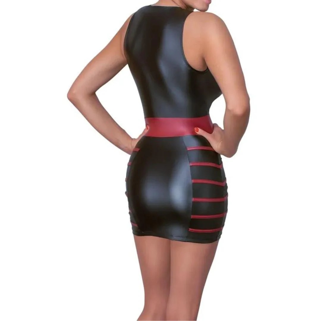 Kleid im Mattlook mit rotem Tailleneinsatz