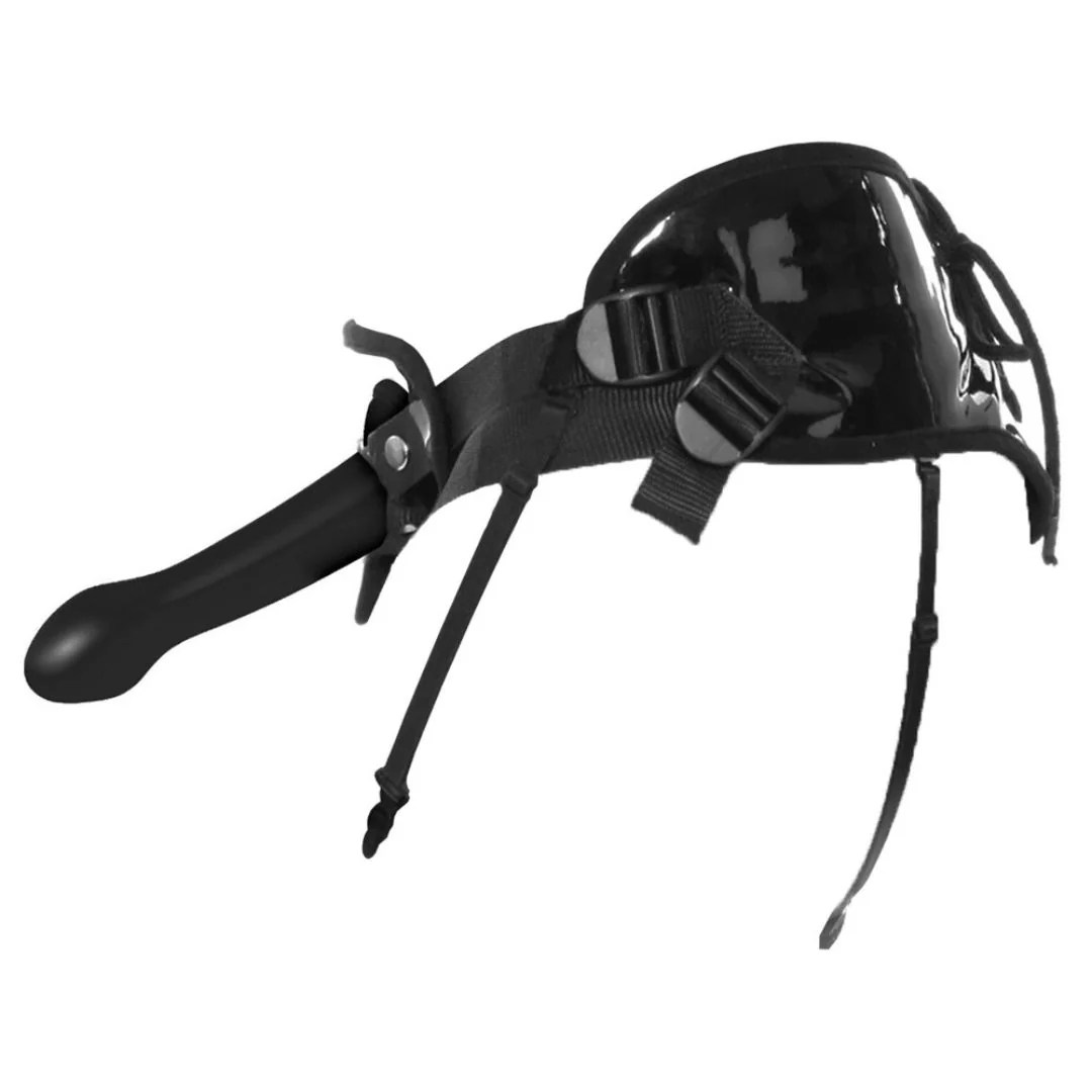 Strap-On Dildo inkl. Strapse und Strümpfe