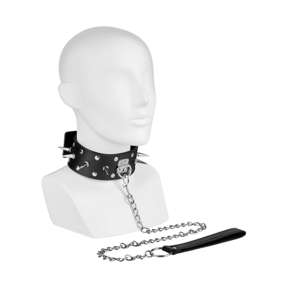 Halsband mit Killernieten Halsband mit Killernieten