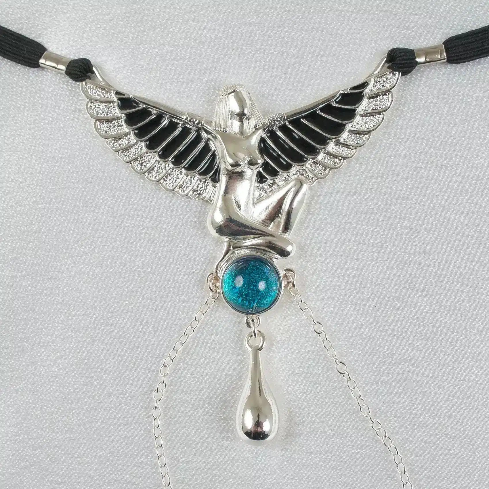 Sylvie Monthulé - G-String-Schmuck Kuss der Isis 