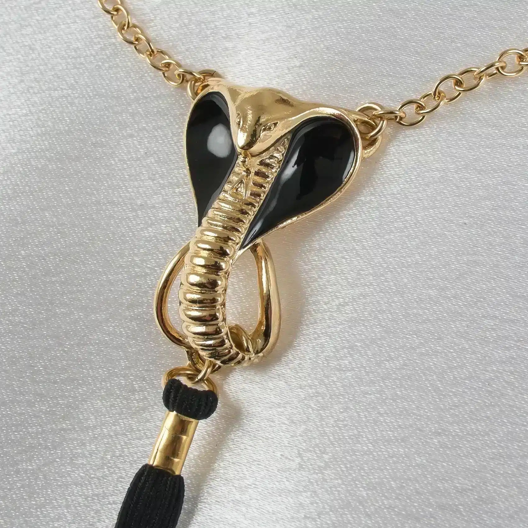 Sylvie Monthulé - Penisschmuck Heilige Kobra 