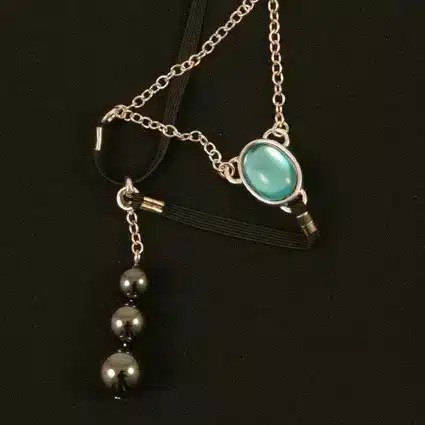 Sylvie Monthulé - Penisschmuck Heiliger Stein 