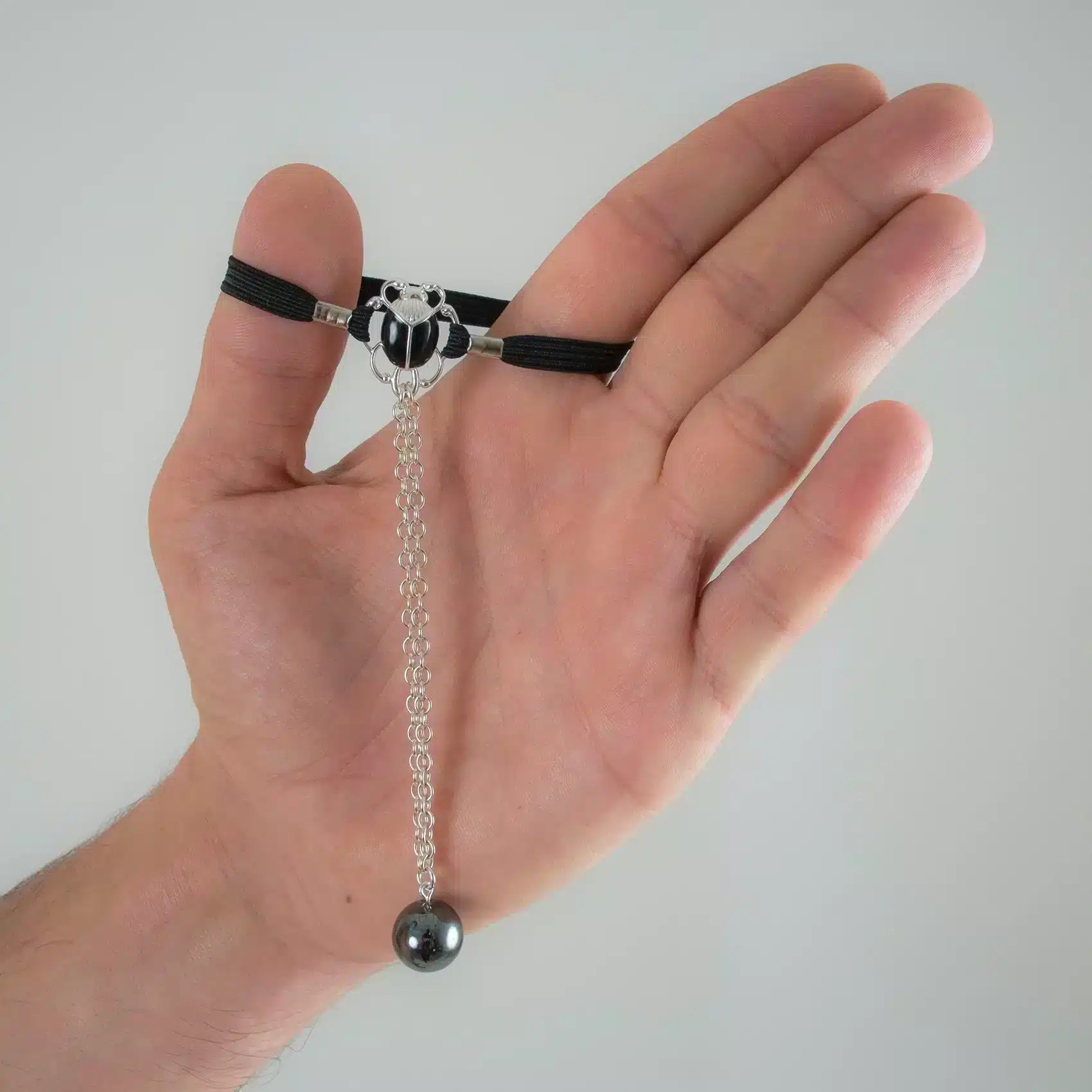 Sylvie Monthulé - Heiliger Skarabäus Silber Penisschmuck