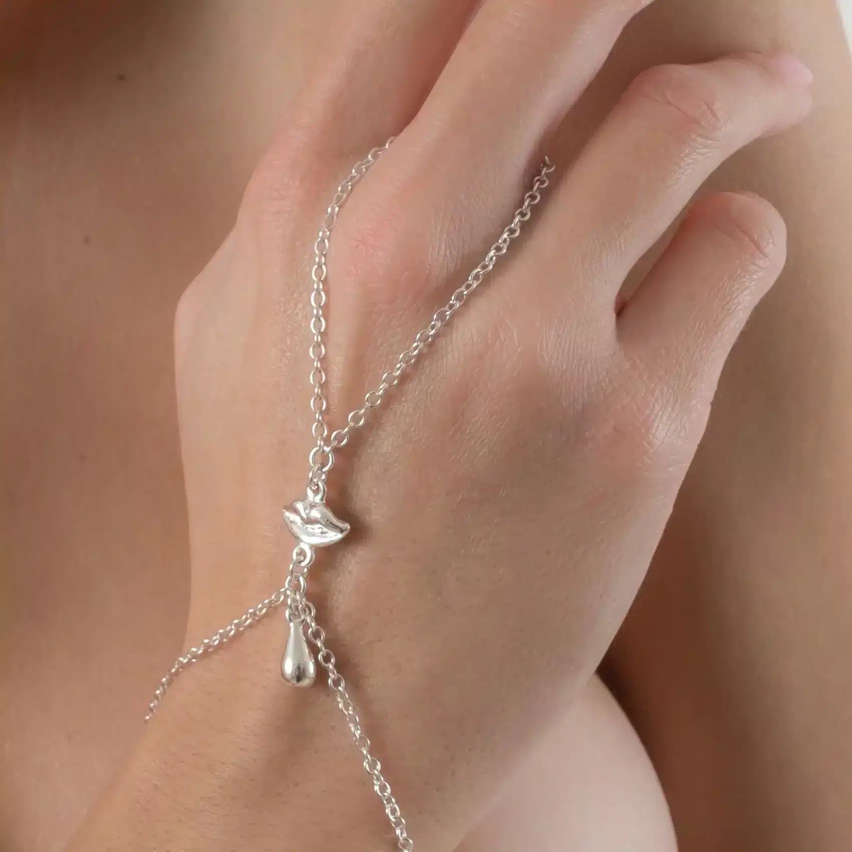 Sylvie Monthulé - Handschmuck Sweet Kisses 