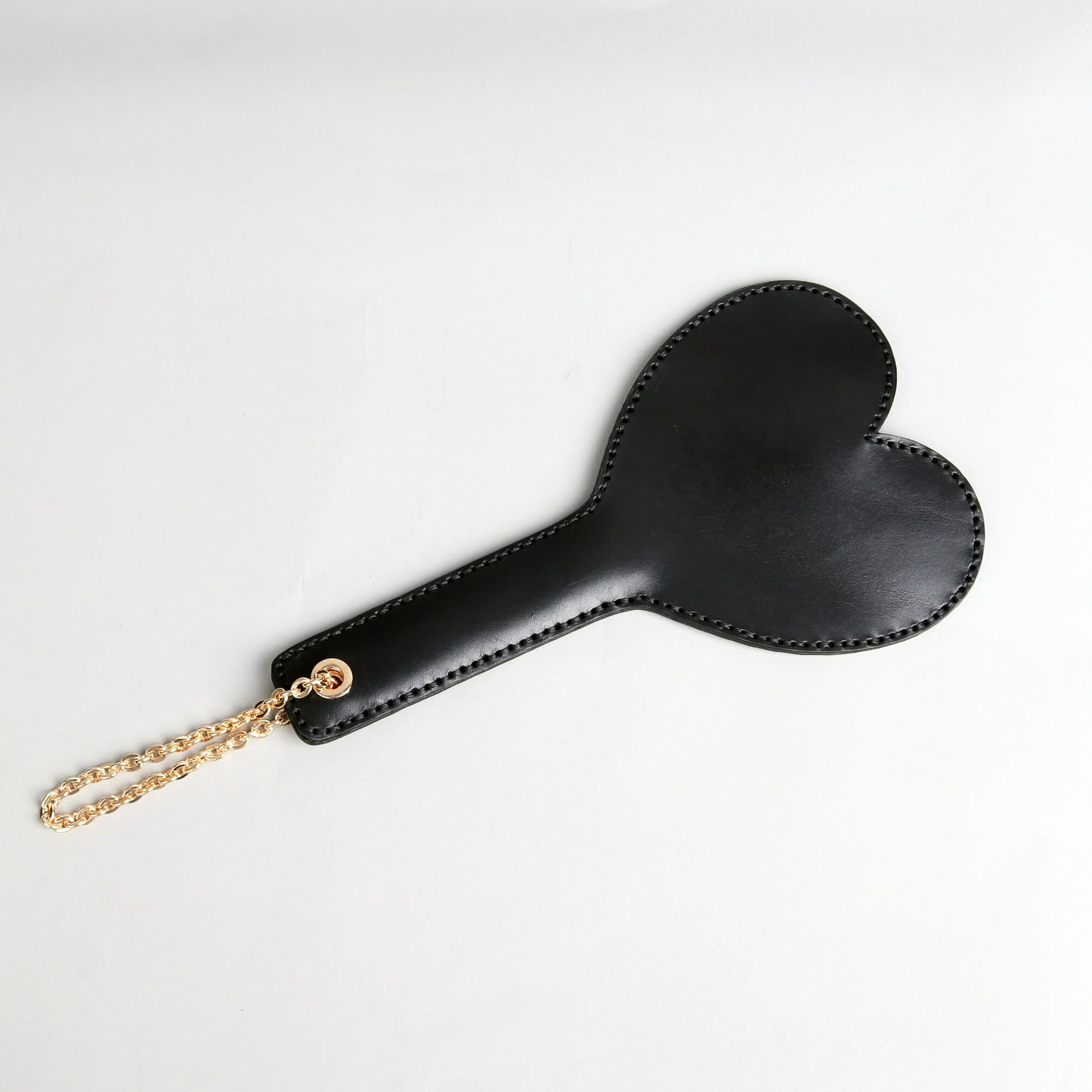 Elif Domanic - Herzförmiger Spanker 