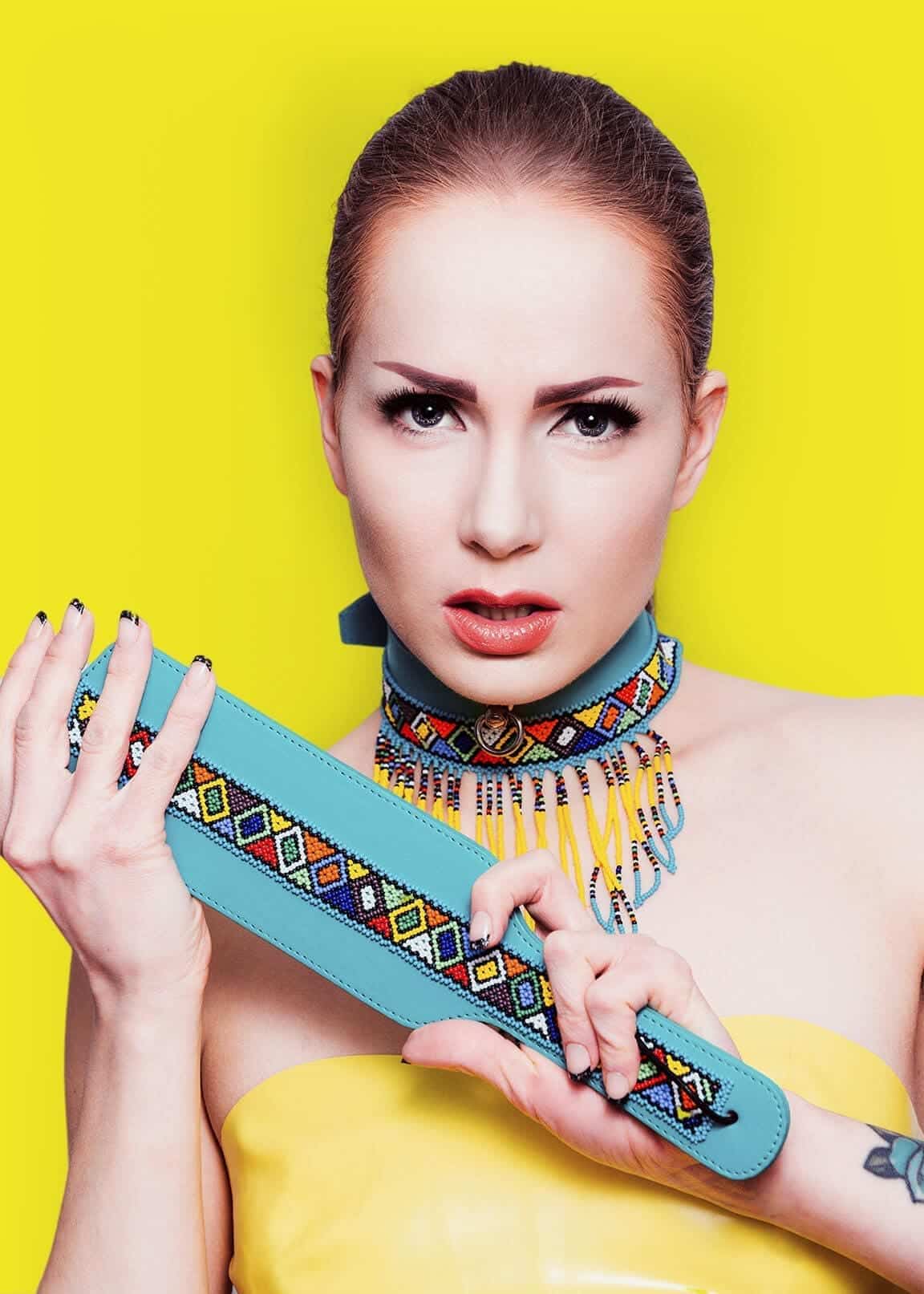 Shiri Zinn - Blaues Paddel