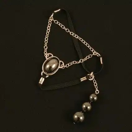 Sylvie Monthulé - Penisschmuck Heiliger Stein 