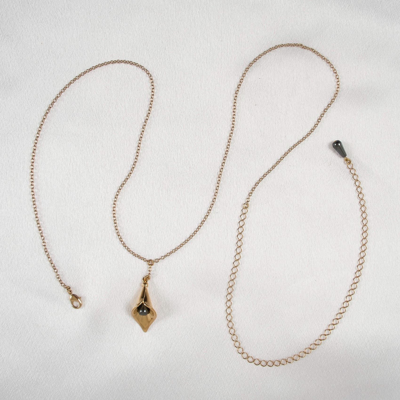 Sylvie Monthulé - Hüftkette Arum Blume 