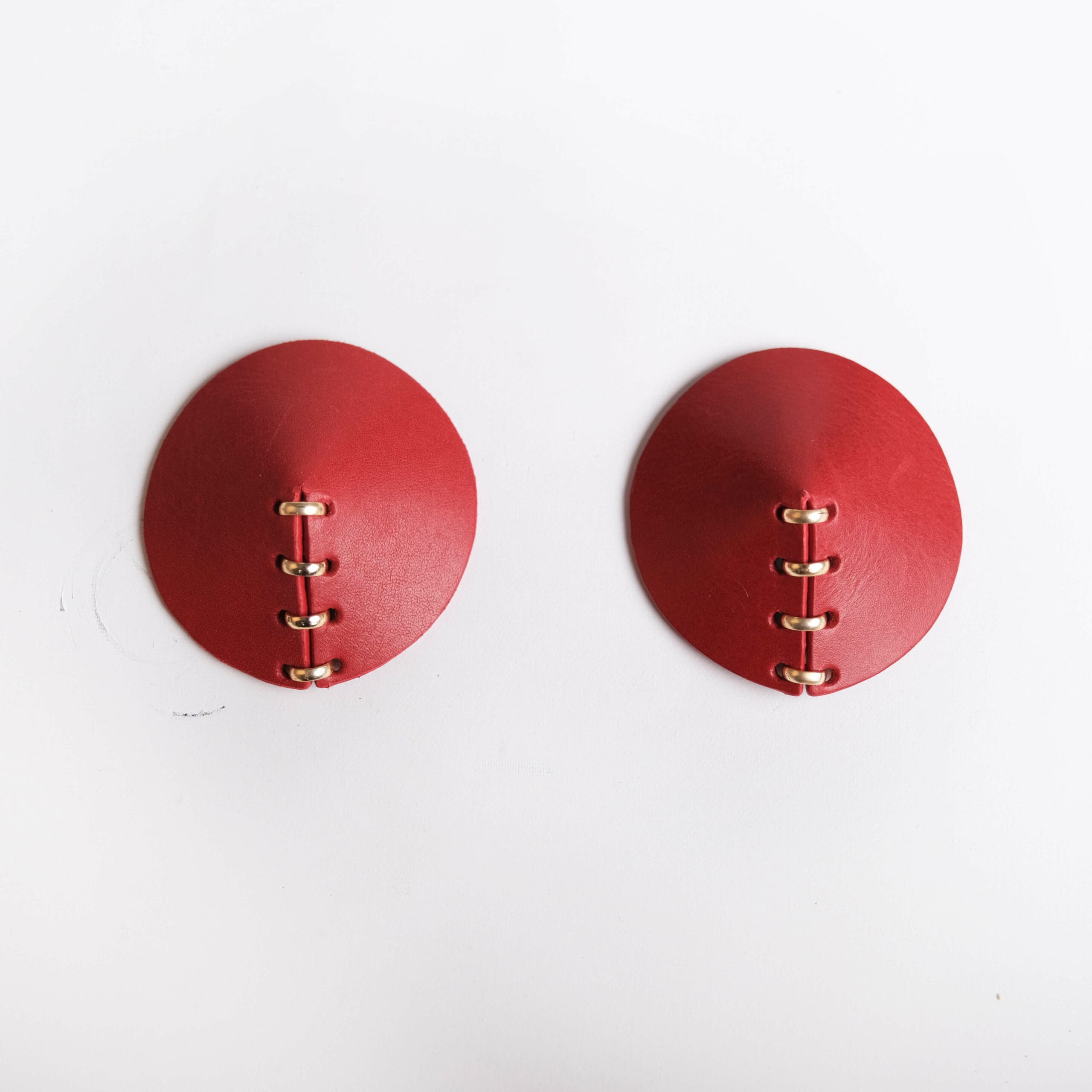 Elif Domanic - Pasties mit Stichen 