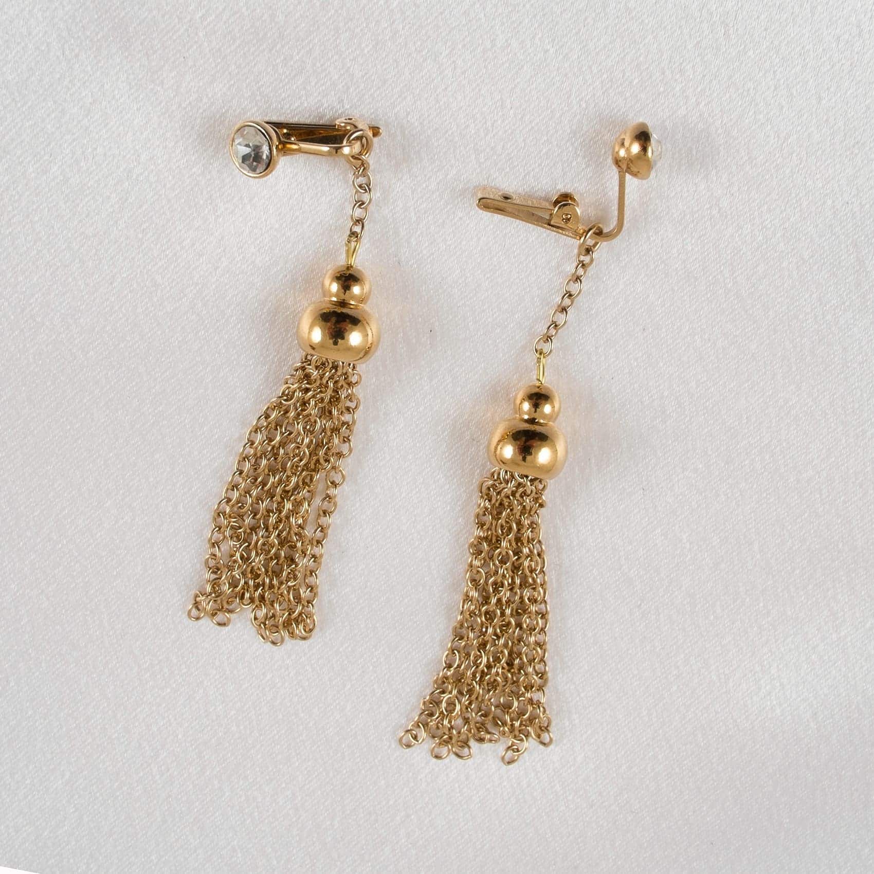 Sylvie Monthulé - Schamlippenklammern Pompons 