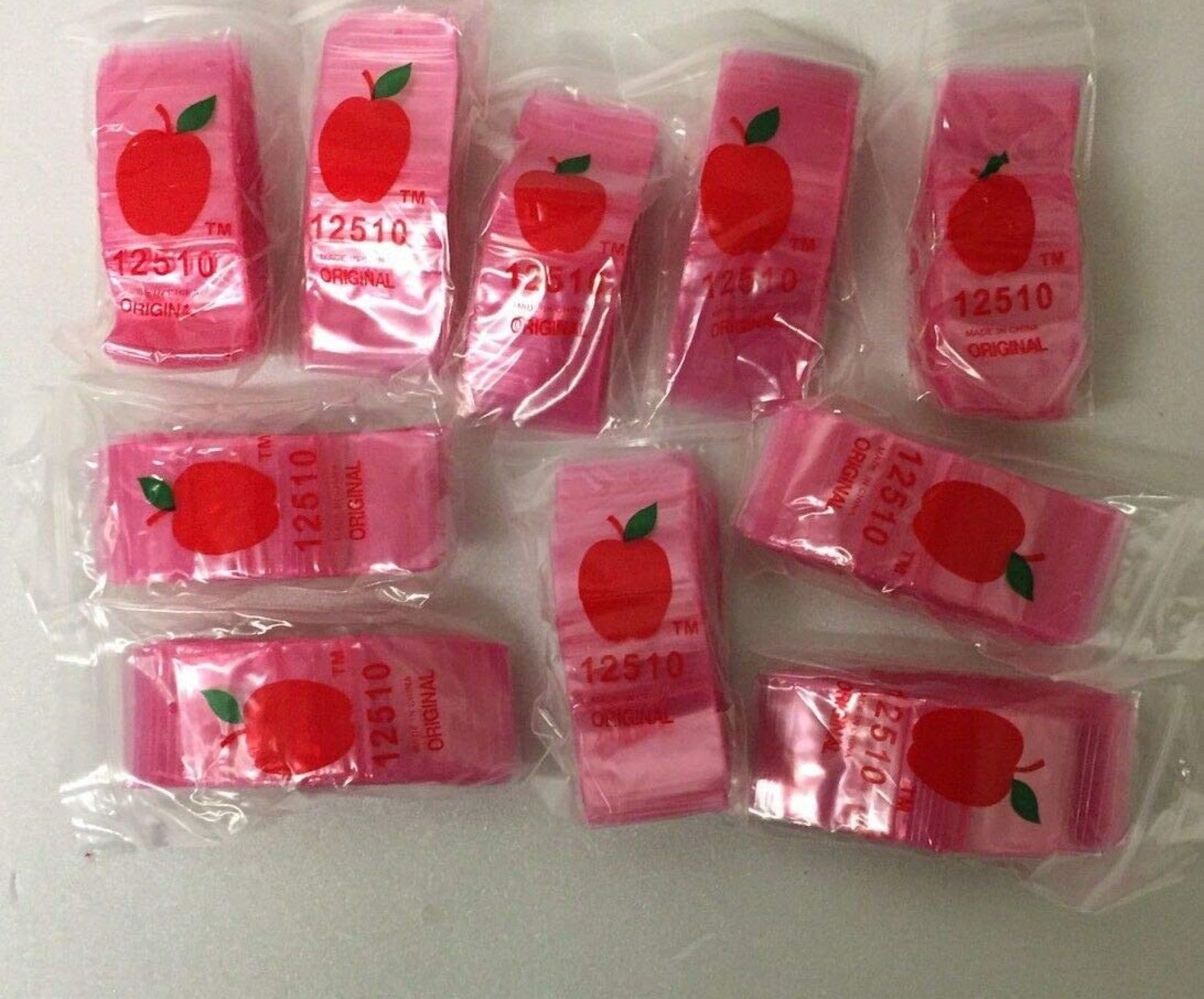 12510 (1.25″X1″) Pink Color Apple Brand Bags Mini ZipLock Baggies, Case of 1,000 12510 (1.25″X1″) Pink Color Apple Brand Bags Mini ZipLock Baggies, Case of 1,000