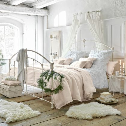 Bett Canefield Bett Canefield